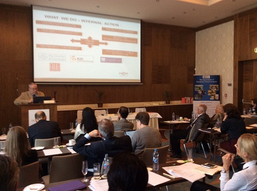 Foto presentació FECEC davant la ECL